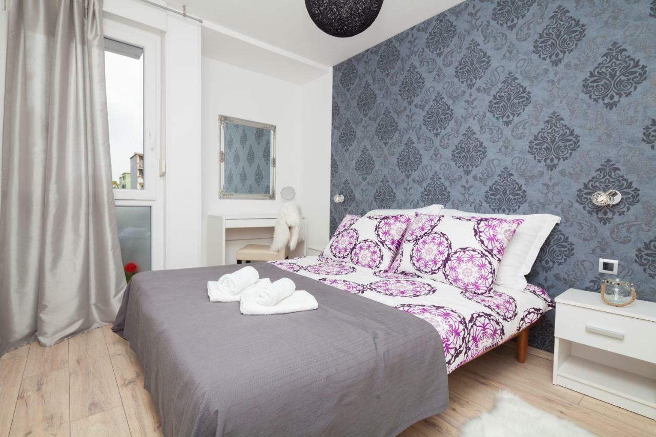 Apartman Ester พูลา ภายนอก รูปภาพ