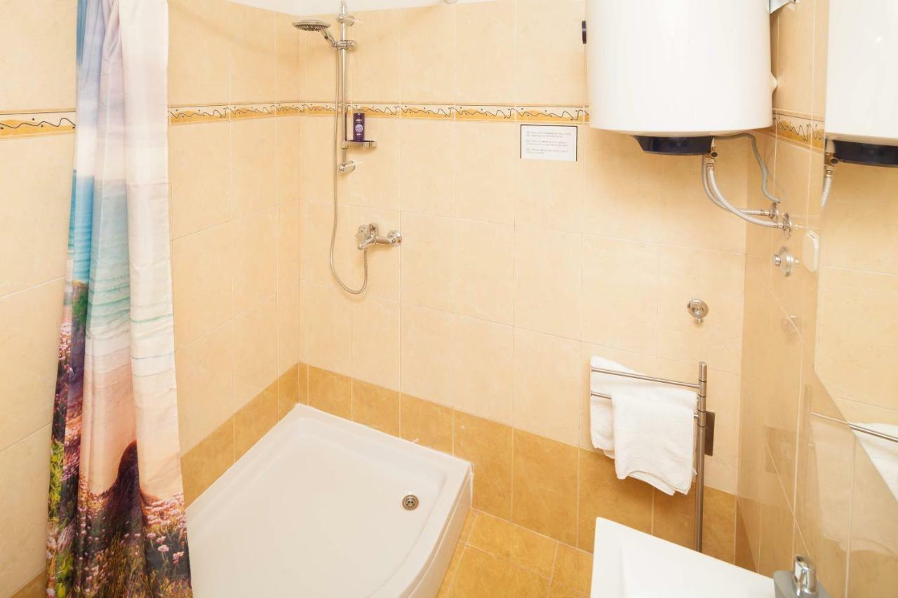 Apartman Ester พูลา ภายนอก รูปภาพ