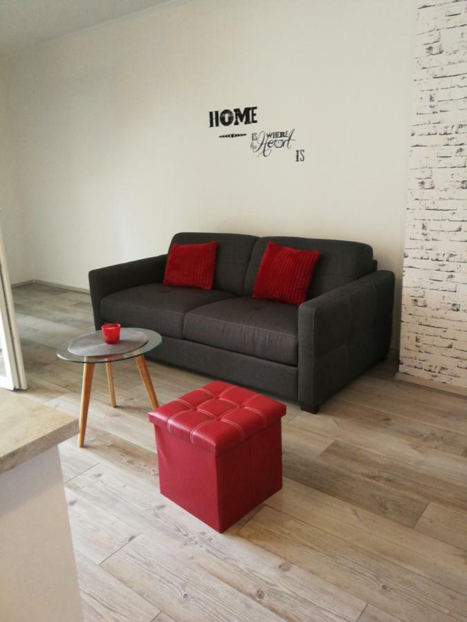 Apartman Ester พูลา ภายนอก รูปภาพ
